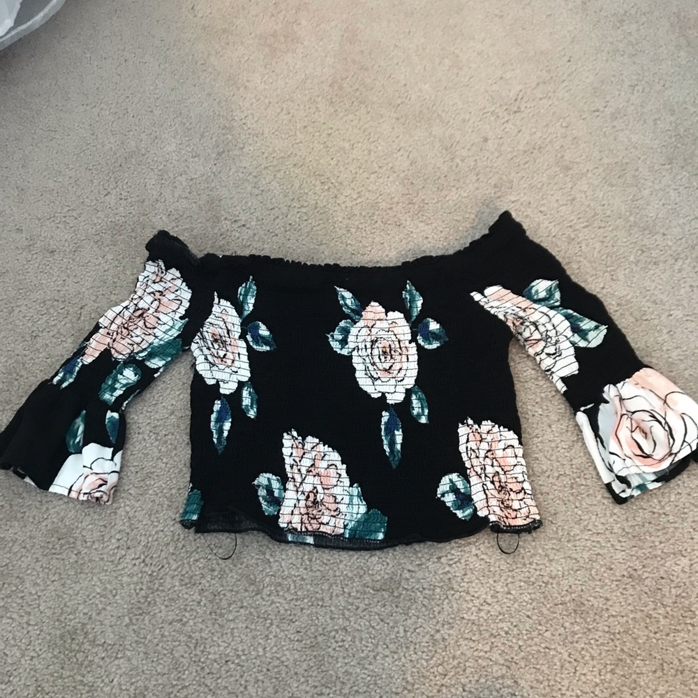 Kendall & Kylie crop top